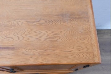 中古　美品　高級品　屋久杉　内部桐材　和・洋どちらの空間にも取り入れやすい整理箪笥　定価約65万円相当　(R-084722)
