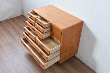 中古　美品　高級品　屋久杉　内部桐材　和・洋どちらの空間にも取り入れやすい整理箪笥　定価約65万円相当　(R-084722)