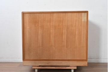 中古　美品　高級品　屋久杉　内部桐材　和・洋どちらの空間にも取り入れやすい整理箪笥　定価約65万円相当　(R-084722)