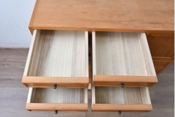 中古　美品　高級品　屋久杉　内部桐材　和・洋どちらの空間にも取り入れやすい整理箪笥　定価約65万円相当　(R-084722)
