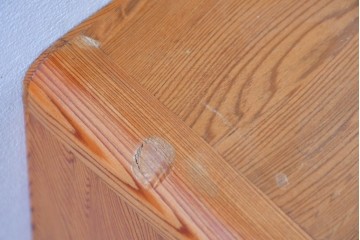 中古　美品　高級品　屋久杉　内部桐材　和・洋どちらの空間にも取り入れやすい整理箪笥　定価約65万円相当　(R-084722)