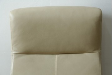 中古　美品　カリモク家具(karimoku)　ザ・ファースト(THE FIRST)　RU71　上質なくつろぎの時間を演出するリクライニングチェアとオットマンのセット　定価(セット合計)約28万円　(R-084723)