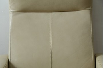 中古　美品　カリモク家具(karimoku)　ザ・ファースト(THE FIRST)　RU71　上質なくつろぎの時間を演出するリクライニングチェアとオットマンのセット　定価(セット合計)約28万円　(R-084723)