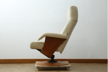 中古　美品　カリモク家具(karimoku)　ザ・ファースト(THE FIRST)　RU71　上質なくつろぎの時間を演出するリクライニングチェアとオットマンのセット　定価(セット合計)約28万円　(R-084723)