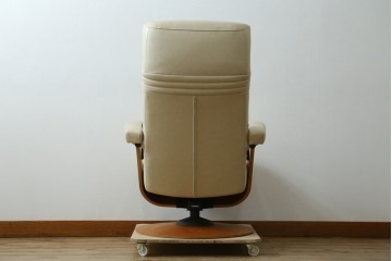 中古　美品　カリモク家具(karimoku)　ザ・ファースト(THE FIRST)　RU71　上質なくつろぎの時間を演出するリクライニングチェアとオットマンのセット　定価(セット合計)約28万円　(R-084723)