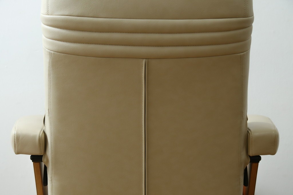 中古　美品　カリモク家具(karimoku)　ザ・ファースト(THE FIRST)　RU71　上質なくつろぎの時間を演出するリクライニングチェアとオットマンのセット　定価(セット合計)約28万円　(R-084723)