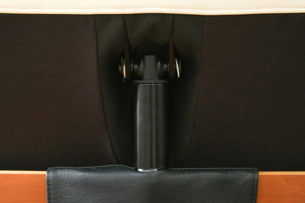 中古　美品　カリモク家具(karimoku)　ザ・ファースト(THE FIRST)　RU71　上質なくつろぎの時間を演出するリクライニングチェアとオットマンのセット　定価(セット合計)約28万円　(R-084723)