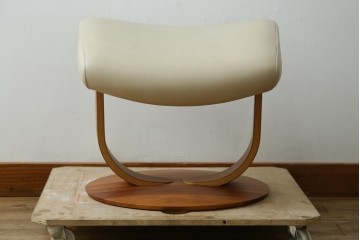 中古　美品　カリモク家具(karimoku)　ザ・ファースト(THE FIRST)　RU71　上質なくつろぎの時間を演出するリクライニングチェアとオットマンのセット　定価(セット合計)約28万円　(R-084723)