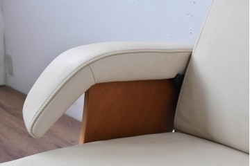 中古　美品　カリモク家具(karimoku)　ザ・ファースト(THE FIRST)　RU71　上質なくつろぎの時間を演出するリクライニングチェアとオットマンのセット　定価約28万円相当　(R-084723)