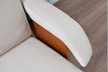 中古　美品　カリモク家具(karimoku)　ザ・ファースト(THE FIRST)　RU71　上質なくつろぎの時間を演出するリクライニングチェアとオットマンのセット　定価約28万円相当　(R-084723)