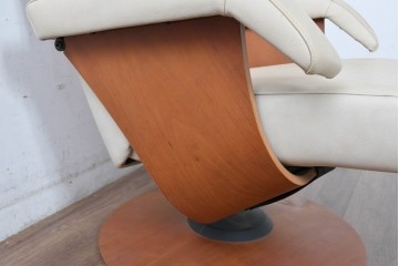 中古　美品　カリモク家具(karimoku)　ザ・ファースト(THE FIRST)　RU71　上質なくつろぎの時間を演出するリクライニングチェアとオットマンのセット　定価約28万円相当　(R-084723)