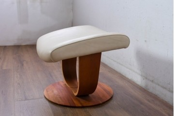 中古　美品　カリモク家具(karimoku)　ザ・ファースト(THE FIRST)　RU71　上質なくつろぎの時間を演出するリクライニングチェアとオットマンのセット　定価約28万円相当　(R-084723)