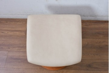 中古　美品　カリモク家具(karimoku)　ザ・ファースト(THE FIRST)　RU71　上質なくつろぎの時間を演出するリクライニングチェアとオットマンのセット　定価約28万円相当　(R-084723)