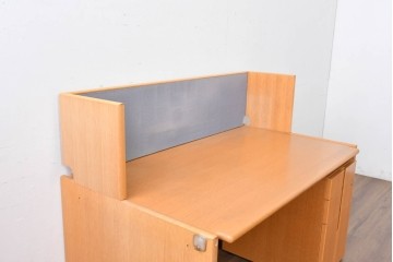 中古　北海道旭川家具　インテリアセンター(カンディハウス) 　オーク材　取り外しパネル付き　ナチュラルモダンなデスクとワゴンのセット　(R-084724)