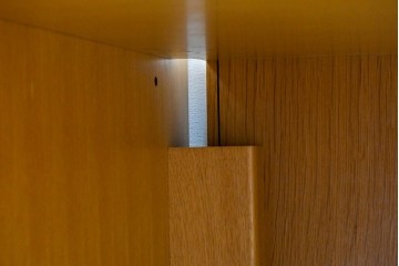 中古　北海道旭川家具　インテリアセンター(カンディハウス) 　オーク材　取り外しパネル付き　ナチュラルモダンなデスクとワゴンのセット　(R-084724)