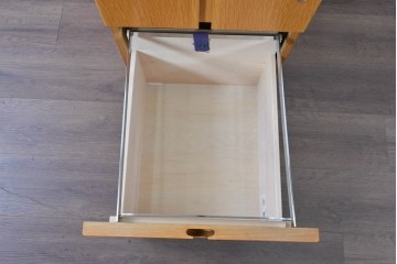 中古　北海道旭川家具　インテリアセンター(カンディハウス) 　オーク材　取り外しパネル付き　ナチュラルモダンなデスクとワゴンのセット　(R-084724)