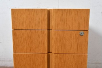 中古 北海道旭川家具 インテリアセンター(カンディハウス)  オーク材 取り外しパネル付き ナチュラルモダンなデスクとワゴンのセット (R-084724)