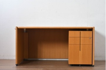 中古　北海道旭川家具　インテリアセンター(カンディハウス) 　オーク材　取り外しパネル付き　ナチュラルモダンなデスクとワゴンのセット　(R-084724)