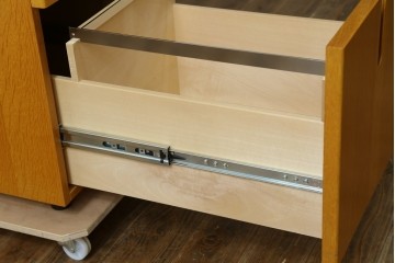 中古　北海道旭川家具　CONDE HOUSE(カンディハウス)　インテリアセンター　オーク材　取り外しパネル付き　ナチュラルモダンなデスクとワゴンのセット　(R-084725)