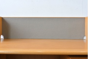 中古 北海道旭川家具 インテリアセンター(カンディハウス)  オーク材 取り外しパネル付き ナチュラルモダンなデスクとワゴンのセット (R-084725)
