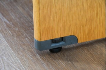 中古 北海道旭川家具 インテリアセンター(カンディハウス)  オーク材 取り外しパネル付き ナチュラルモダンなデスクとワゴンのセット (R-084725)