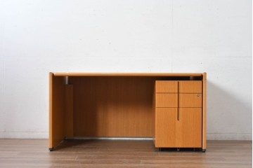 中古 北海道旭川家具 インテリアセンター(カンディハウス)  オーク材 取り外しパネル付き ナチュラルモダンなデスクとワゴンのセット (R-084725)