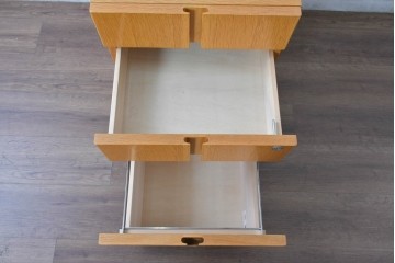 中古 北海道旭川家具 インテリアセンター(カンディハウス)  オーク材 取り外しパネル付き ナチュラルモダンなデスクとワゴンのセット (R-084725)