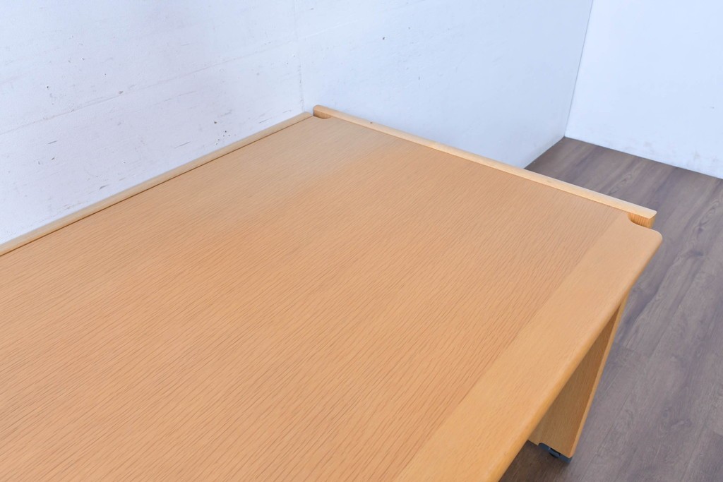 中古 北海道旭川家具 インテリアセンター(カンディハウス)  オーク材 取り外しパネル付き ナチュラルモダンなデスクとワゴンのセット (R-084725)