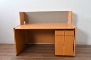 中古 北海道旭川家具 インテリアセンター(カンディハウス)  オーク材 取り外しパネル付き ナチュラルモダンなデスクとワゴンのセット (R-084725)