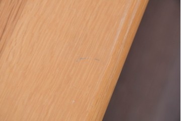 中古 北海道旭川家具 インテリアセンター(カンディハウス)  オーク材 取り外しパネル付き ナチュラルモダンなデスクとワゴンのセット (R-084726)