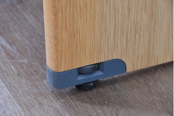 中古 北海道旭川家具 インテリアセンター(カンディハウス)  オーク材 取り外しパネル付き ナチュラルモダンなデスクとワゴンのセット (R-084726)