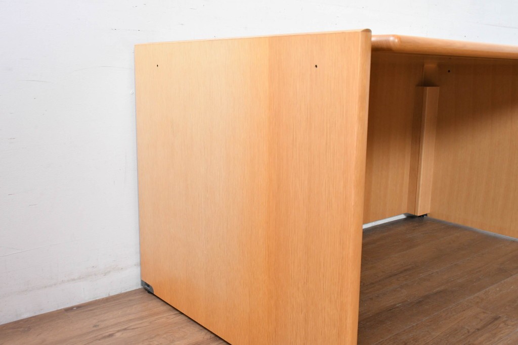中古 北海道旭川家具 インテリアセンター(カンディハウス)  オーク材 取り外しパネル付き ナチュラルモダンなデスクとワゴンのセット (R-084726)