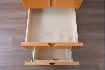 中古 北海道旭川家具 インテリアセンター(カンディハウス)  オーク材 取り外しパネル付き ナチュラルモダンなデスクとワゴンのセット (R-084726)