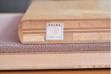 中古 北海道旭川家具 インテリアセンター(カンディハウス)  オーク材 取り外しパネル付き ナチュラルモダンなデスクとワゴンのセット (R-084726)