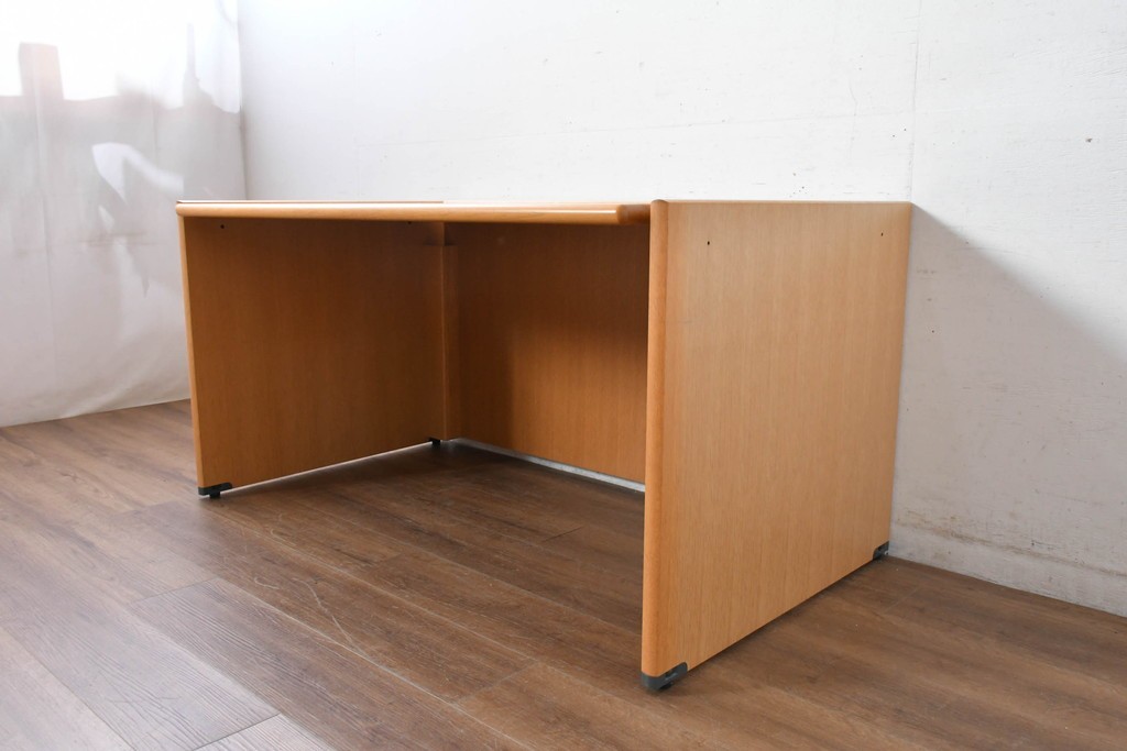 中古 北海道旭川家具 インテリアセンター(カンディハウス)  オーク材 取り外しパネル付き ナチュラルモダンなデスクとワゴンのセット (R-084726)
