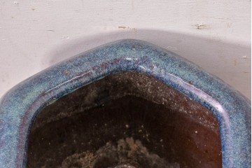 中国アンティーク　葛徳和造　海鼠釉(なまこゆう)　古玩　深みある青が美しい六角火鉢　(R-084728)