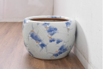 和製アンティーク　芭蕉と松の図柄が描かれた陽刻瀬戸火鉢　(R-084729)