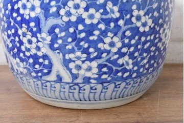 和製アンティーク　菊・梅・花唐草模様　和の趣と可愛らしさを感じる瀬戸火鉢　(R-084730)