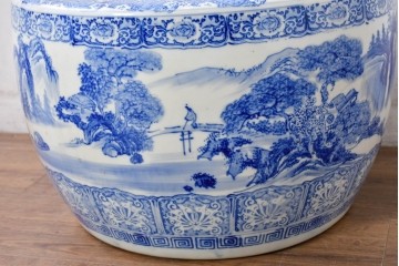 和製ヴィンテージ　山水の図　藍色の濃淡で表現された図が魅力的な瀬戸火鉢　(R-084731)