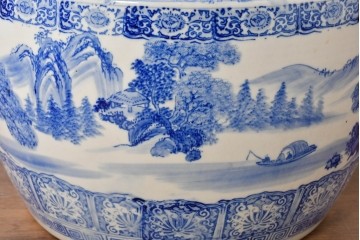 和製ヴィンテージ　山水の図　藍色の濃淡で表現された図が魅力的な瀬戸火鉢　(R-084731)