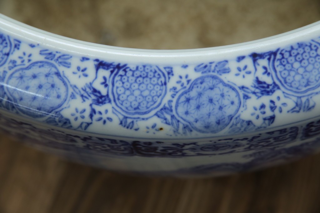 和製ヴィンテージ　山水の図　藍色の濃淡で表現された図が魅力的な瀬戸火鉢　(R-084731)