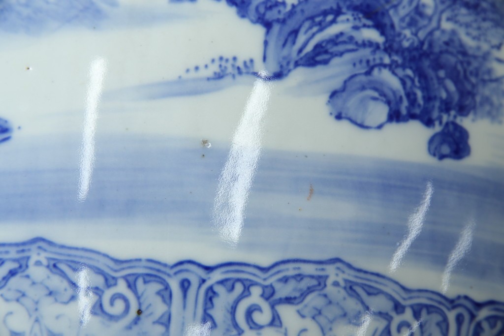 和製ヴィンテージ　山水の図　藍色の濃淡で表現された図が魅力的な瀬戸火鉢　(R-084731)