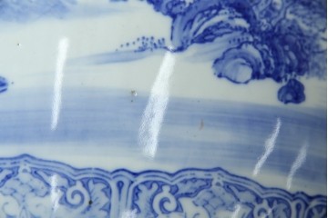 和製ヴィンテージ　山水の図　藍色の濃淡で表現された図が魅力的な瀬戸火鉢　(R-084731)