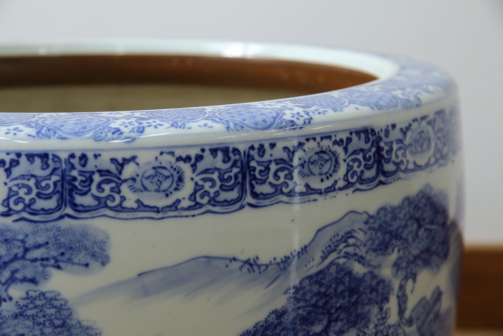 和製ヴィンテージ　山水の図　藍色の濃淡で表現された図が魅力的な瀬戸火鉢　(R-084731)