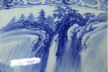 和製ヴィンテージ　山水の図　藍色の濃淡で表現された図が魅力的な瀬戸火鉢　(R-084731)