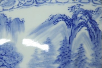 和製ヴィンテージ　山水の図　藍色の濃淡で表現された図が魅力的な瀬戸火鉢　(R-084731)