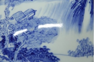 和製ヴィンテージ　山水の図　藍色の濃淡で表現された図が魅力的な瀬戸火鉢　(R-084731)