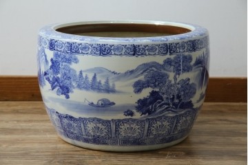 和製ヴィンテージ　山水の図　藍色の濃淡で表現された図が魅力的な瀬戸火鉢　(R-084731)
