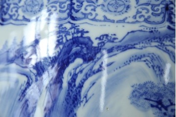 和製ヴィンテージ　山水の図　藍色の濃淡で表現された図が魅力的な瀬戸火鉢　(R-084731)