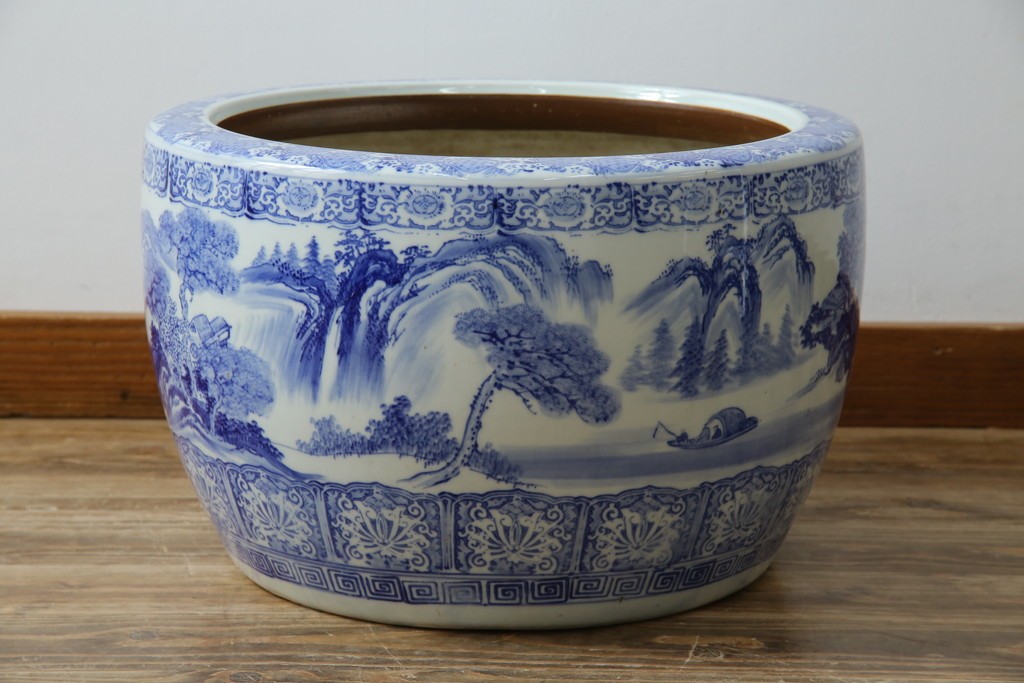和製ヴィンテージ　山水の図　藍色の濃淡で表現された図が魅力的な瀬戸火鉢　(R-084731)